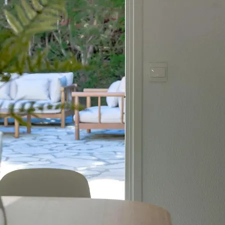 Phaedrus Living Azure Serenity Tatil Evi Klorakas